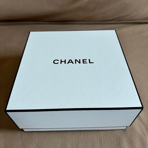 Chanel beauty box